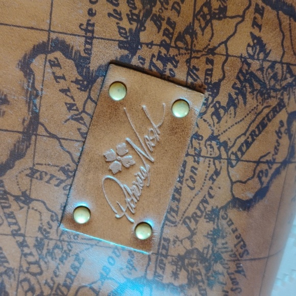 Patricia Nash Benvenuto Tote - Picture 4 of 12